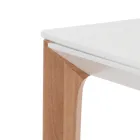 Mesa extensible hasta 180 cm con patas de madera maciza color roble y rutenio viadurini