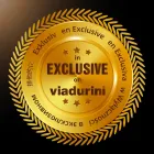 Mesa extensible blanca con estructura de madera natural Rico viadurini