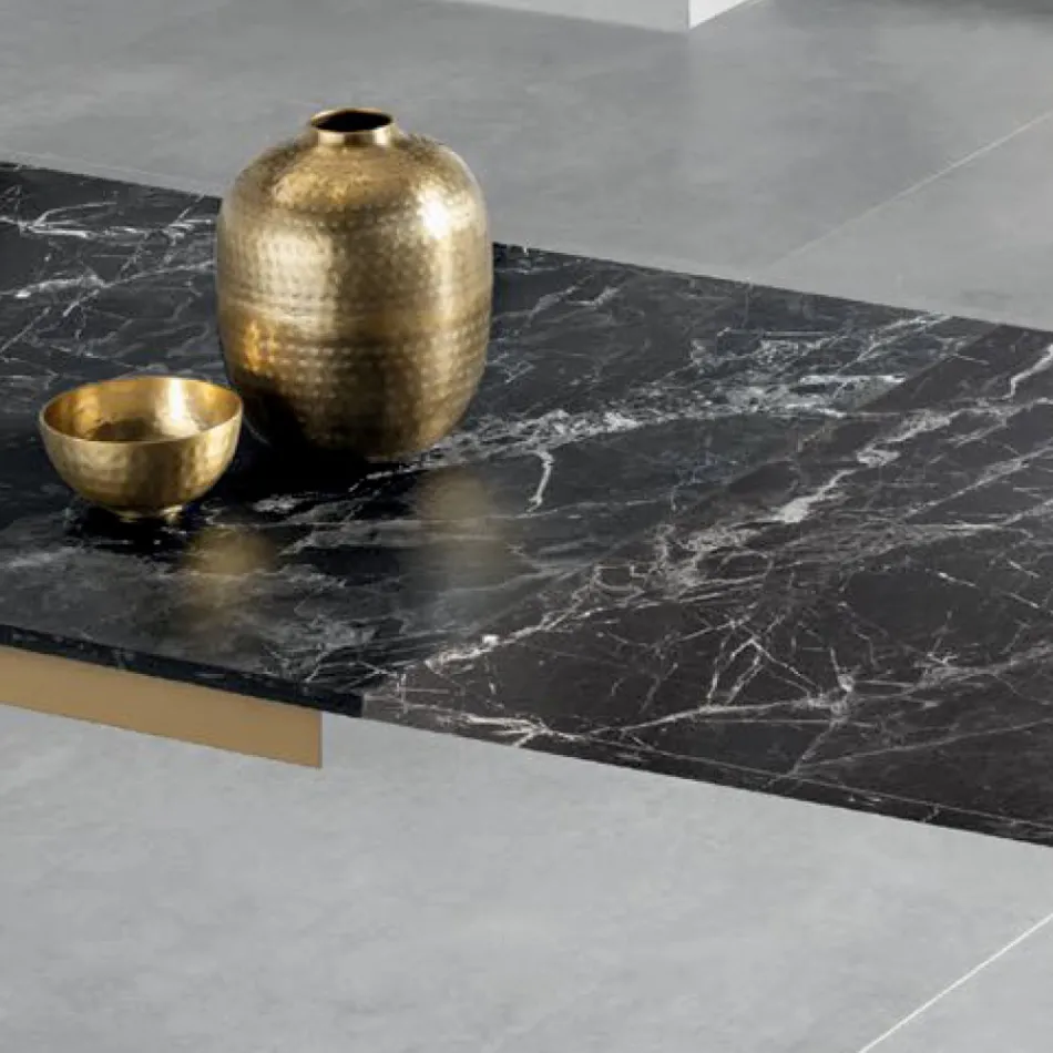 Mesa extensible con tablero laminado efecto mármol oscuro - Anís viadurini