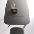 Mesa extensible de hasta 210 cm en cristal y metal pintado - Naxos viadurini