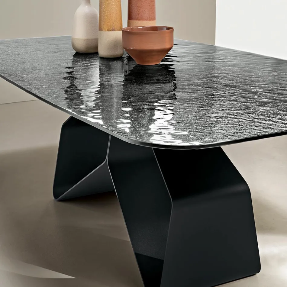 Mesa fija de 210x110 cm con tablero de cristal martillado y base metálica - Adriano viadurini