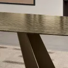 Mesa fija con base de metal y tablero de cristal acanalado, fabricada en Italia - Lumo viadurini