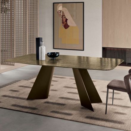 Mesa fija con base de metal y tablero de cristal acanalado, fabricada en Italia - Lumo viadurini