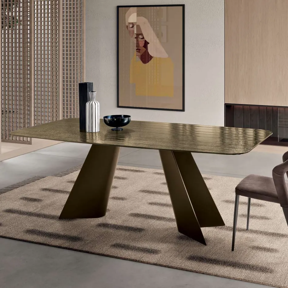 Mesa fija con base de metal y tablero de cristal acanalado, fabricada en Italia - Lumo viadurini