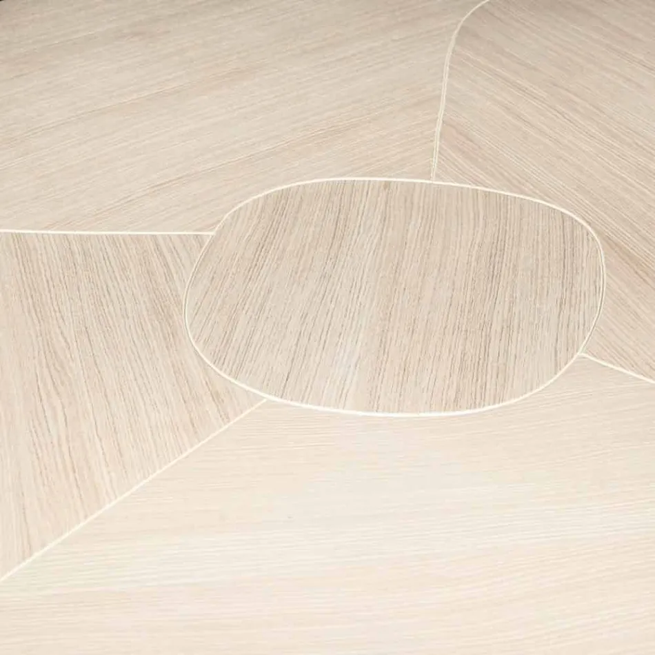 en la mesa de roble pulido con acabado de cera Andy viadurini