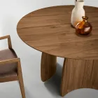 Mesa redonda de MDF para seis personas en tres colores con patas curvas - Argo viadurini