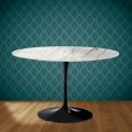 Mesa Tulipán de Eero Saarinen, 187 cm de altura, cerámica pulida, fabricada en Italia - Escarlata