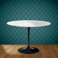 Mesa Tulip de Eero Saarinen, redonda, de 74 cm de altura, en cerámica Salina, fabricada en Italia - Escarlata