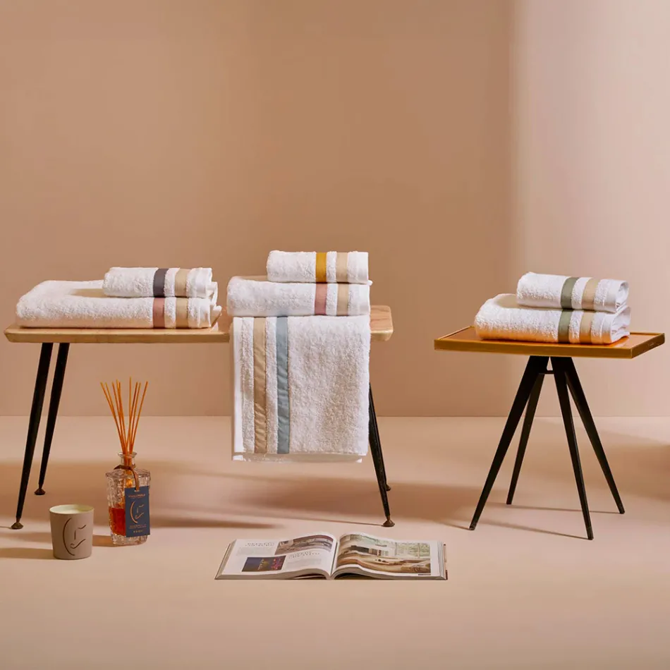 Toalla de ducha de rizo de algodón con doble volante en percal de algodón - Serenity viadurini