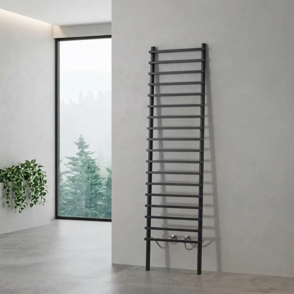 Radiador hidráulico de acero al carbono negro fabricado en Italia - Raggio viadurini