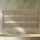 Radiador hidráulico con diferentes elementos fabricado en Italia - Ardore viadurini