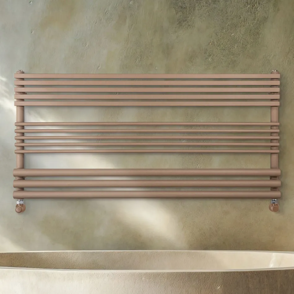 Radiador hidráulico con diferentes elementos fabricado en Italia - Ardore viadurini