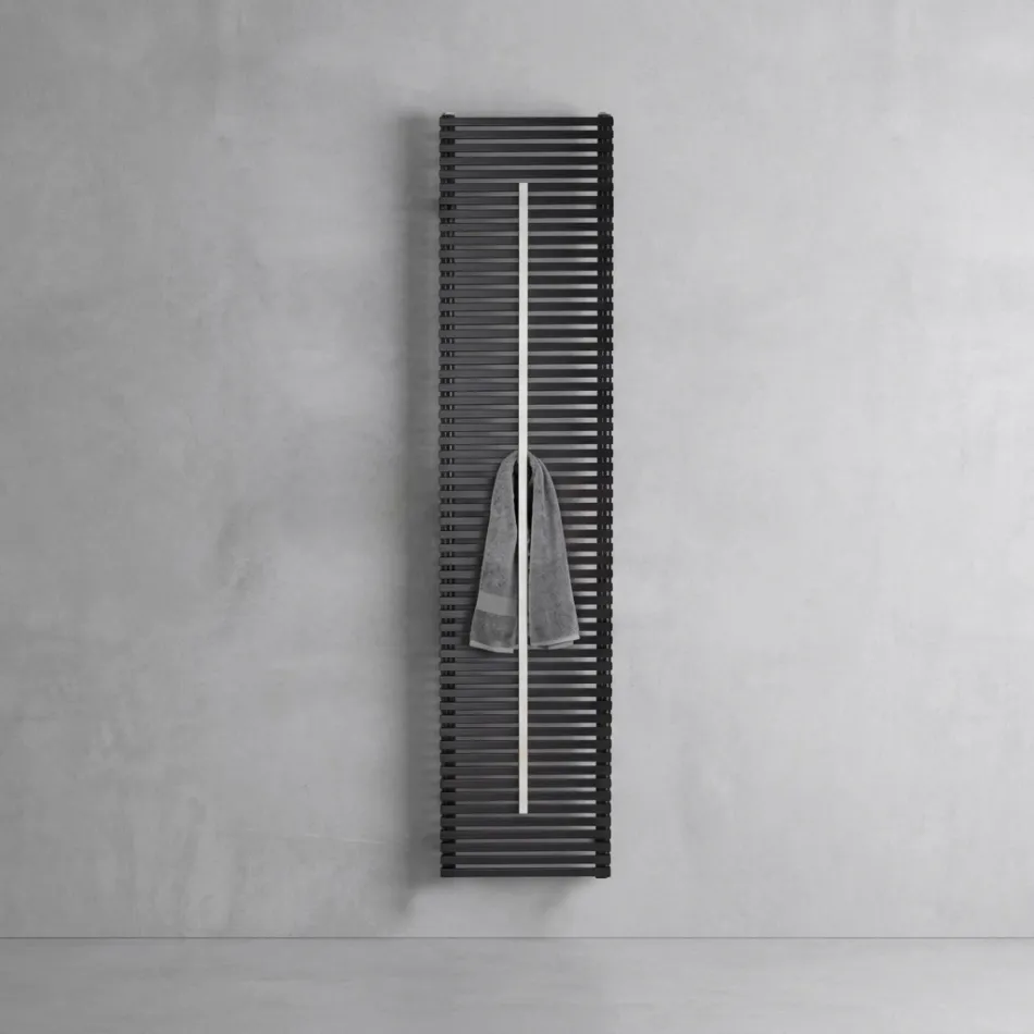 Radiador de acero al carbono con toallero, fabricado en Italia - Lux viadurini