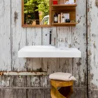 Superficie suspendida de superficie sólida con lavabo integrado Arona. viadurini