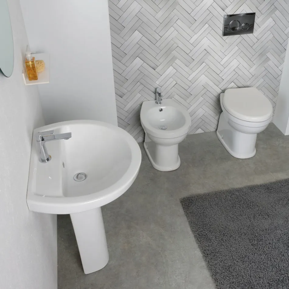 Inodoro cerámico de pie con asiento de poliéster y diseño moderno - Sílice viadurini