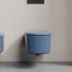 Inodoro suspendido de cerámica en varios colores, fabricado en Italia - Niña viadurini