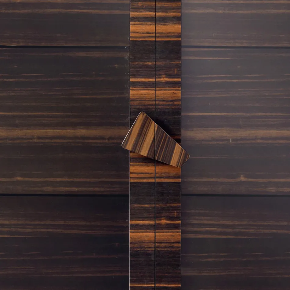 Vitrina de madera maciza Grilli Zarafa de 2 puertas, hecha en Italia de diseño viadurini