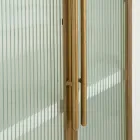 Vitrina de madera con tapa e inserciones redondeadas con 2 puertas y 2 cajones - Rachel viadurini